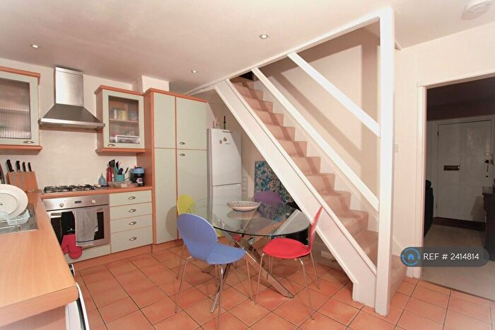 2 Bedroom End Of Terrace House To Rent In Herts, Berkhamsted, HP4