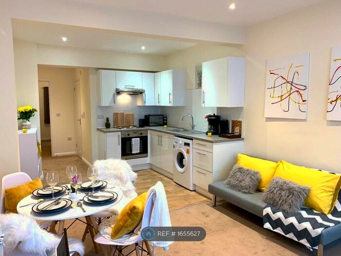 1 Bedroom Flat To Rent In Cavendish Place, Eastbourne, BN21