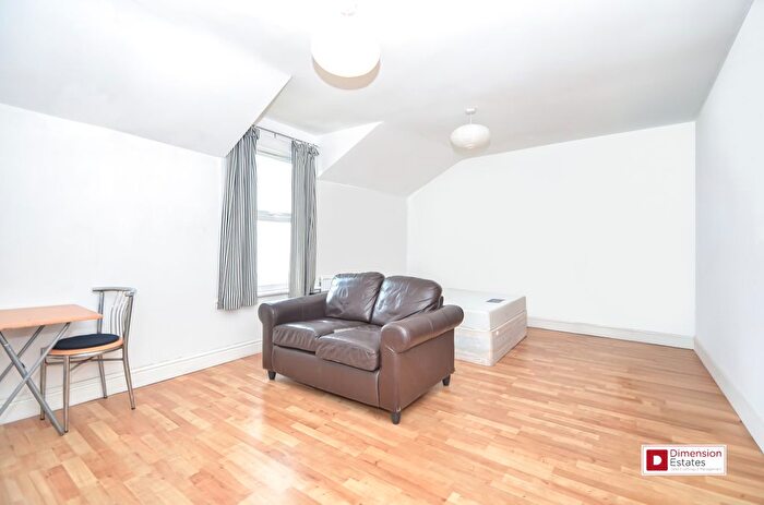 Studio To Rent In Hoe Street, Walthamstow Central, London, E17