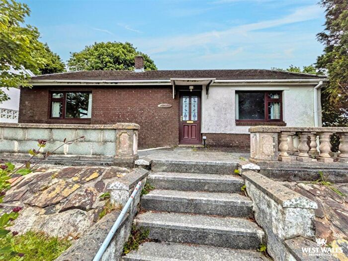 3 Bedroom Detached Bungalow For Sale In Devereaux Drive, Carmarthen, SA31