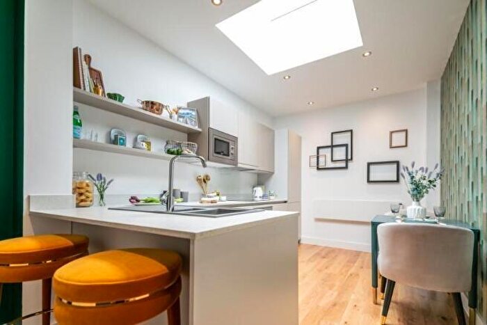 2 Bedroom Apartment To Rent In Haringey, London, N4