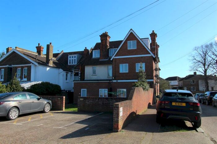 1 Bedroom Flat To Rent In Maidstone Road, Rochester, ME1