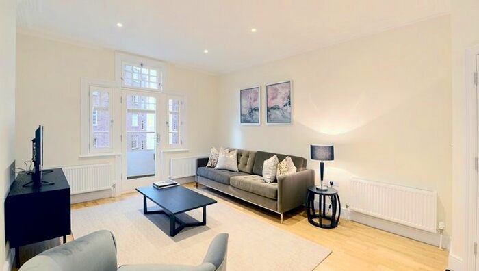 3 Bedroom Flat To Rent In Hamlet Gardens, Ravenscourt Park, London, W6