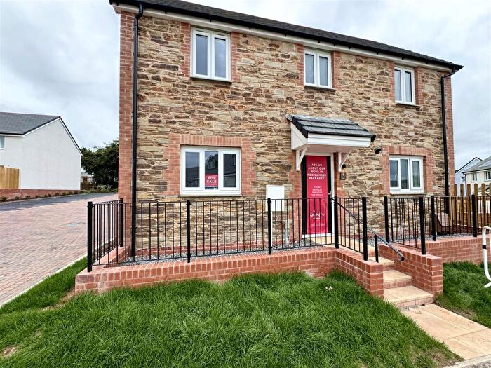 3 Bedroom Detached House For Sale In Higher Trewiddle, St. Austell, PL25