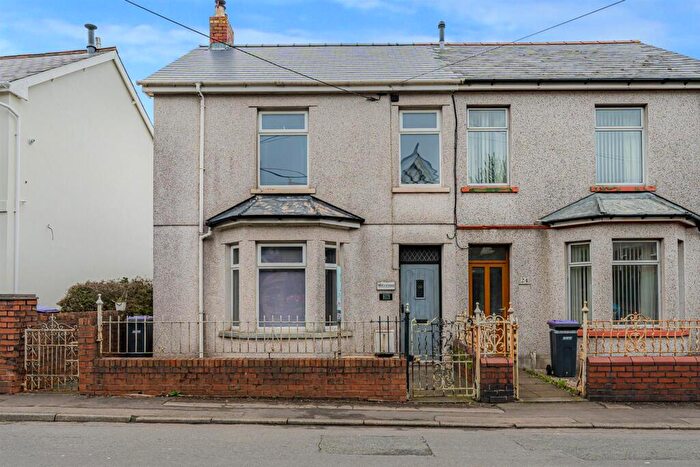 4 Bedroom Semi-Detached House For Sale In Sunnybank Road, Griffithstown, Pontypool, NP4