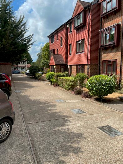 2 Bedroom Flat To Rent In Chandler Court, Holmwood Gardens, Wallington, SM6