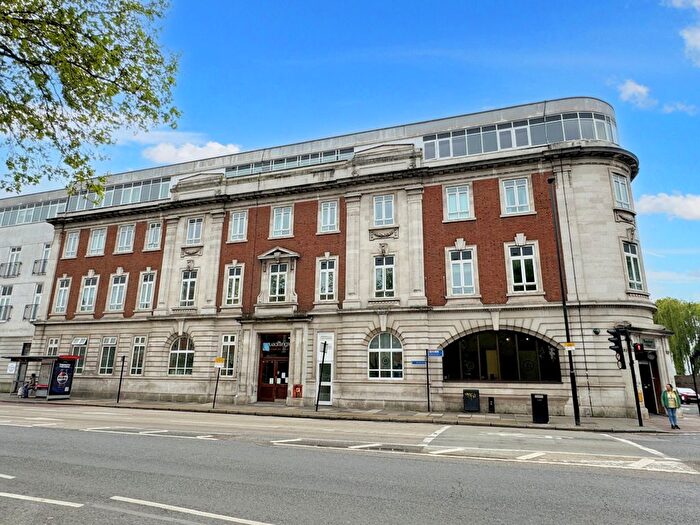 2 Bedroom Flat To Rent In The Quadrangle House, Romford Road, Stratford, E15