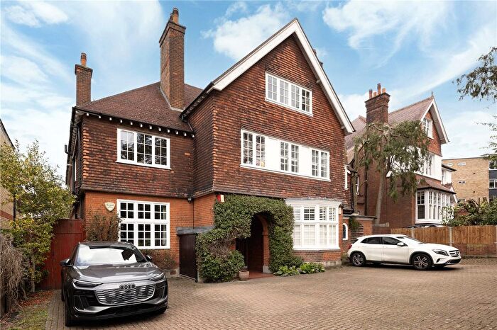 2 Bedroom Flat For Sale In Beechwood House, Putney Heath Lane, London, SW15