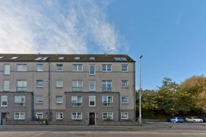 2 Bedroom Flat To Rent In South College Street, The City Centre, Aberdeen, AB11