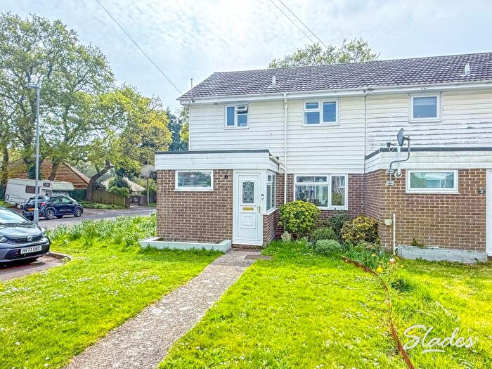 3 Bedroom End Of Terrace House To Rent In Upper Gordon Road, Highcliffe, Christchurch, BH23