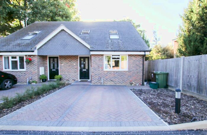 3 Bedroom Semi-Detached House To Rent In Stanley Road, Carshalton, SM5