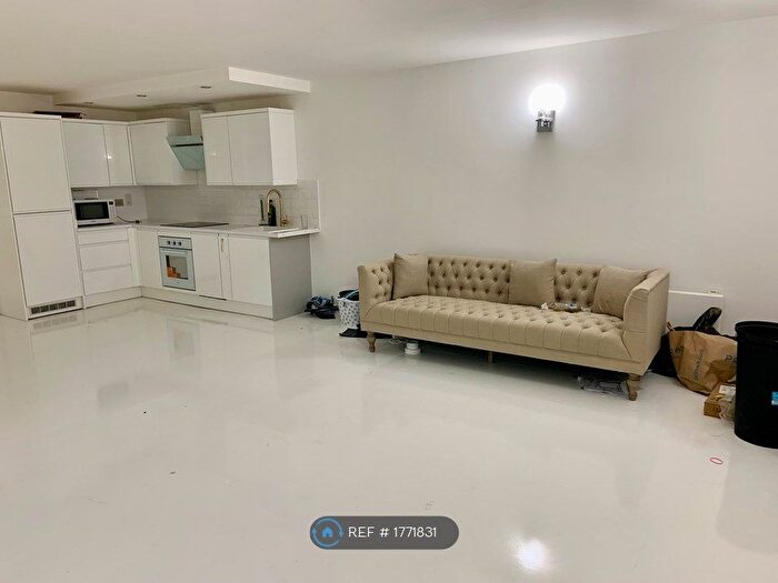 2 Bedroom Flat To Rent In West Point, Leeds, LS1