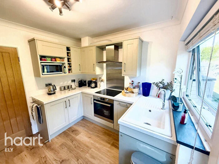 3 Bedroom Bungalow For Sale In Bury Lane, Haddenham, CB6