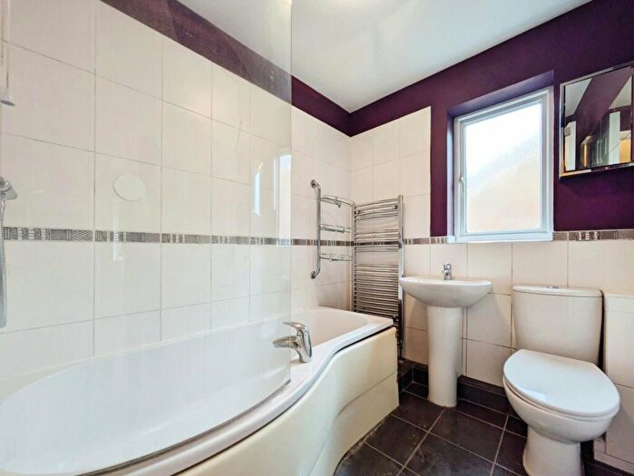 5 Bedroom Detached House For Sale In Kensington Close, Lower Earley, Reading, RG6