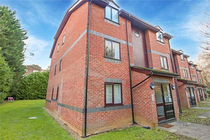 1 Bedroom Flat To Rent In Wayland Close, Bracknell, RG12