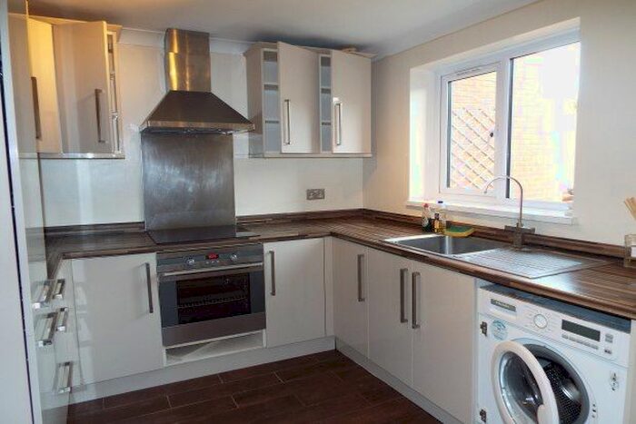 3 Bedroom Terraced House To Rent In Park Avenue, Northfleet, Gravesend, DA11