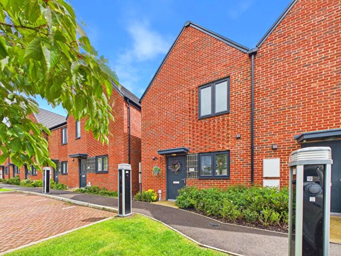 2 Bedroom End Of Terrace House For Sale In Arras Close, Folkestone, Kent, CT19