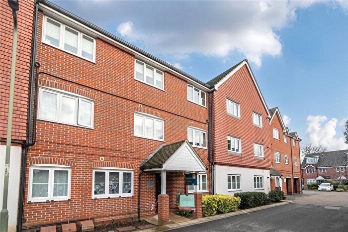 2 Bedroom Flat For Sale In Swansmere Close, Walton-On-Thames, KT12