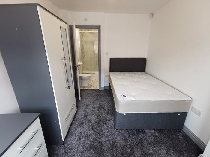 8 Bedroom Semi Detached House To Rent In Alton Road, Birmingham, B29