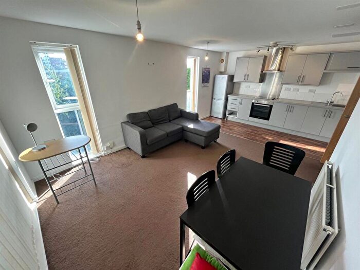 2 Bedroom Flat To Rent In Duke Street, New Broughton, Salford, M7