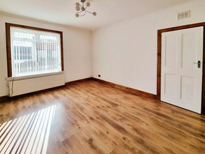 3 Bedroom Flat To Rent In Leven Road, Leven, Fife, KY8