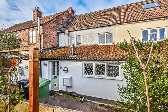 2 Bedroom Cottage For Sale In Ballards Lane, Cambridge, GL2