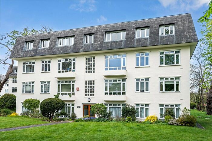 2 Bedroom Flat For Sale In Park Court, Lawrie Park Road, London, SE26