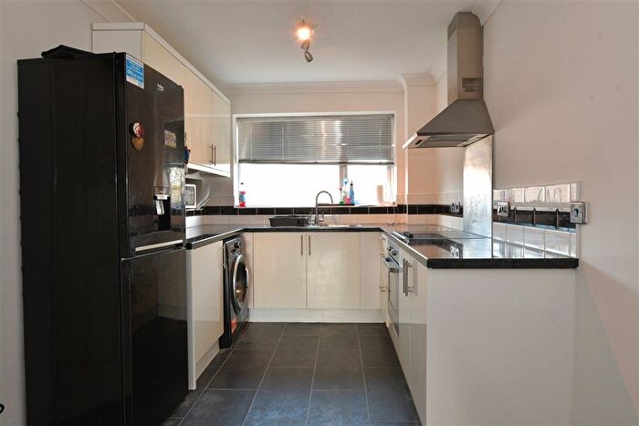 2 Bedroom Maisonette For Sale In Parry Close, Stanford Le Hope, Essex, SS17
