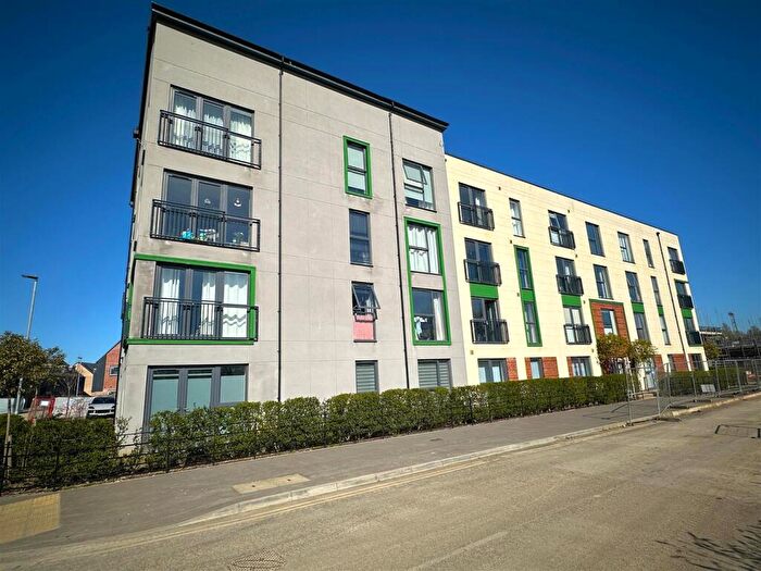 2 Bedroom Flat For Sale In Foundry Lane, Chippenham, SN15