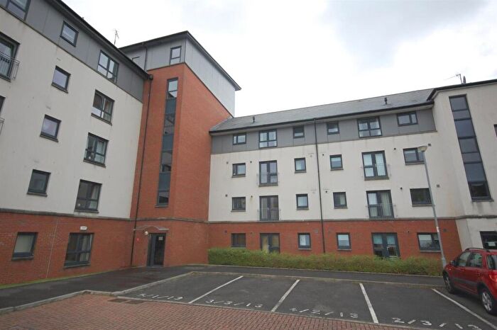 2 Bedroom Flat To Rent In Kincaid Court, Greenock, PA15