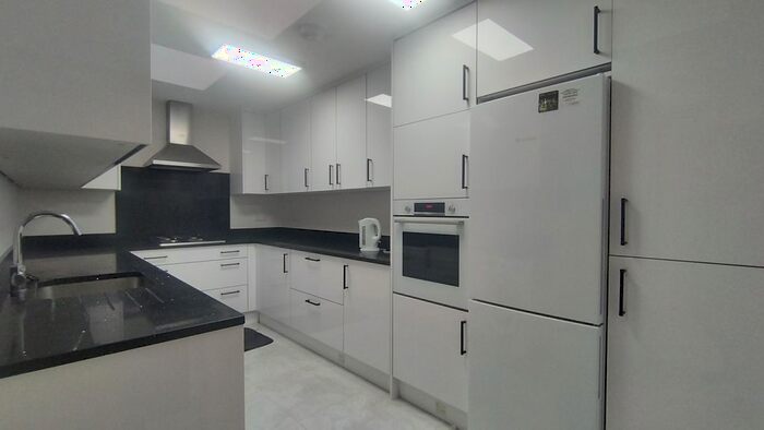 2 Bedroom Maisonette To Rent In The Mall, London, W5