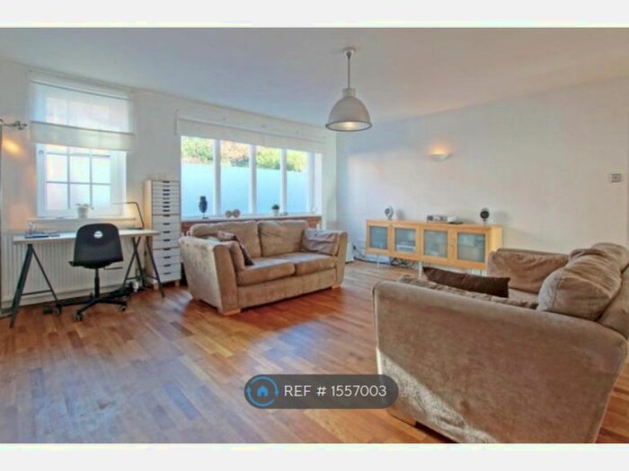 1 Bedroom Flat To Rent In Station Road, Blackwell, Bromsgrove, B60