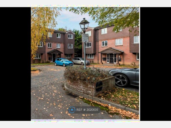 1 Bedroom Flat To Rent In Lynwood Road, Redhill, RH1