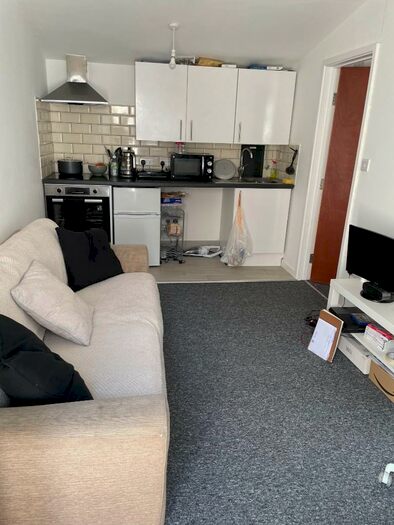 1 Bedroom Flat To Rent In St. Denys Road, Southampton, Hampshire, SO17