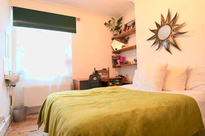 4 Bedroom End Of Terrace House To Rent In Grove Street, Brighton, BN2