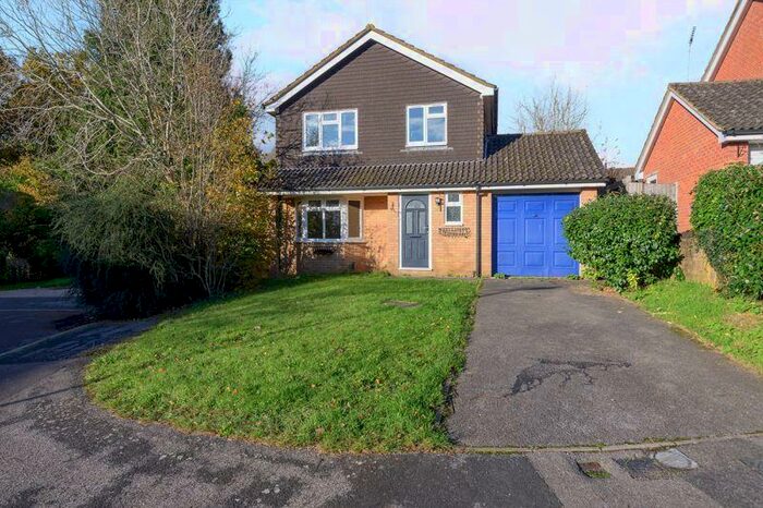 3 Bedroom Detached House To Rent In College Hill, Godalming, GU7