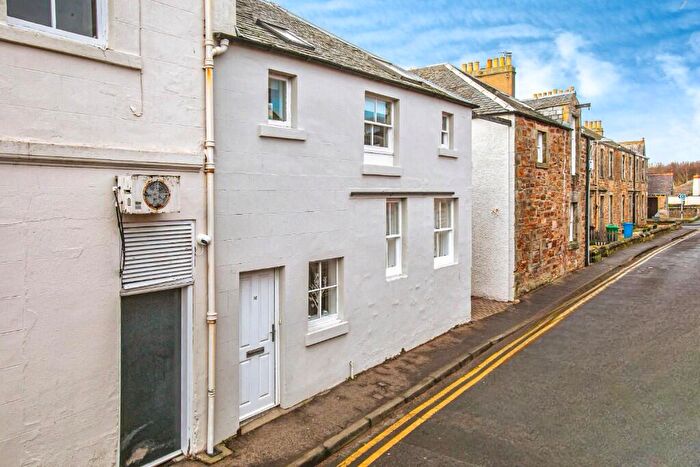 2 Bedroom Flat To Rent In Chapmans Place, KY9