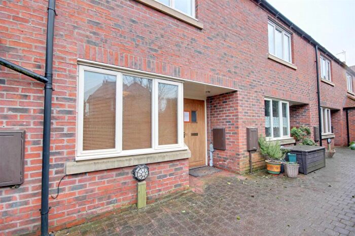 2 Bedroom House To Rent In Burgess Mews, North Bar Within, Beverley, HU17