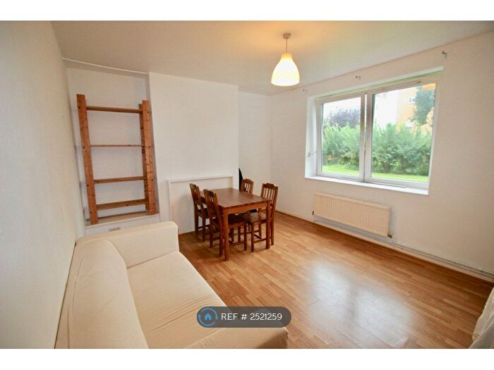 2 Bedroom Flat To Rent In Bethnal Green, London, E2