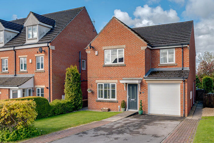 4 Bedroom Detached House For Sale In Howley Close, Gomersal, BD19