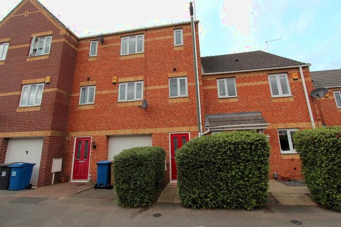 3 Bedroom Town House To Rent In Regent Street, Sandiacre, NG10