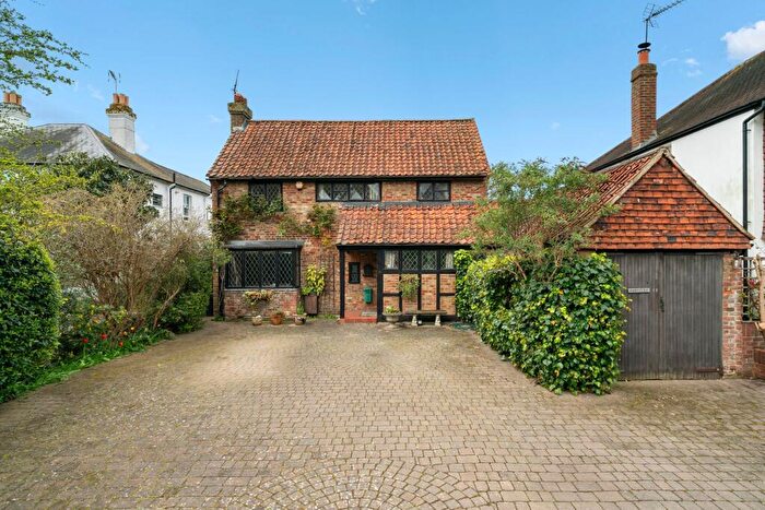3 Bedroom Detached House For Sale In West End Lane, Esher, KT10