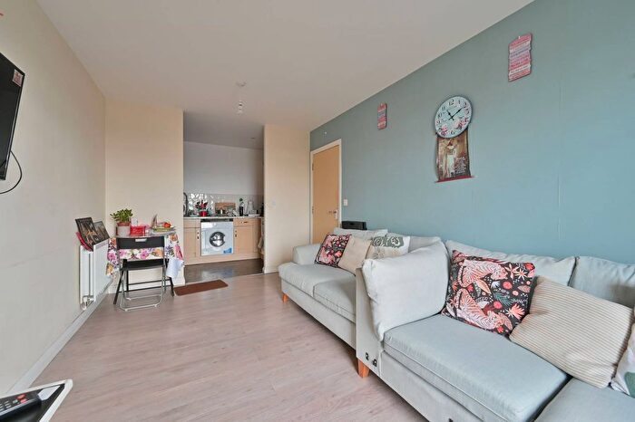 1 Bedroom Flat For Sale In Stanley Road, South Harrow, Harrow, HA2