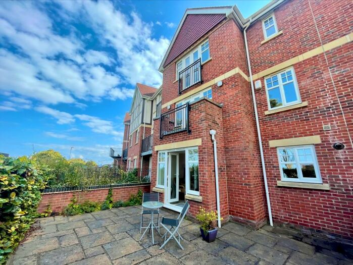 4 Bedroom House To Rent In Chatsworth Close, Rhos On Sea, LL28