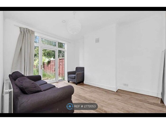 4 Bedroom Semi-Detached House To Rent In Hanover Road, London, NW10