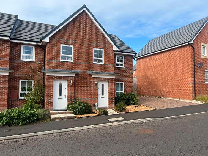 3 Bedroom Semi-Detached House For Sale In Magnolia Drive, Blakelaw, Newcastle Upon Tyne, NE5