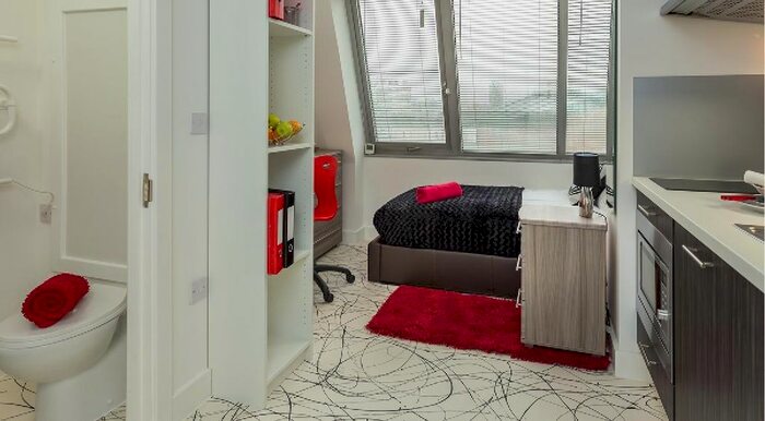 Studio To Rent In Queens Terrace, Southampton, SO14