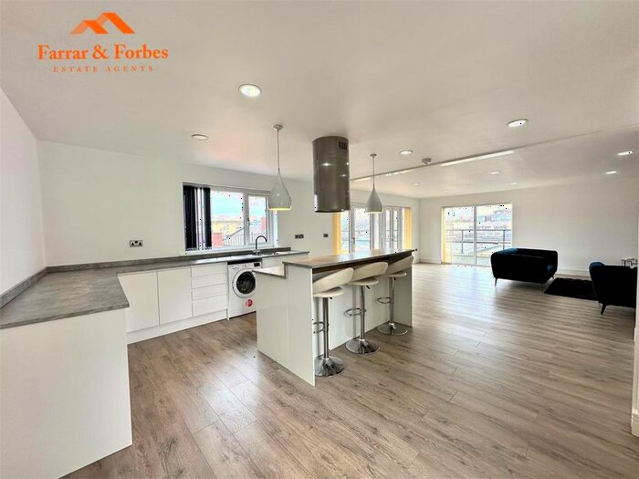 3 Bedroom Flat To Rent In Bull Street, Burnley, BB11