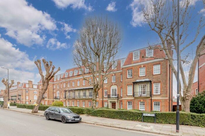3 Bedroom Flat To Rent In Fortis Green, London, N10