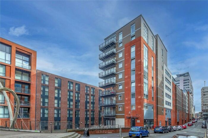 2 Bedroom Flat To Rent In Islington Gates, Fleet Street, Birmingham, West Midlands, B3